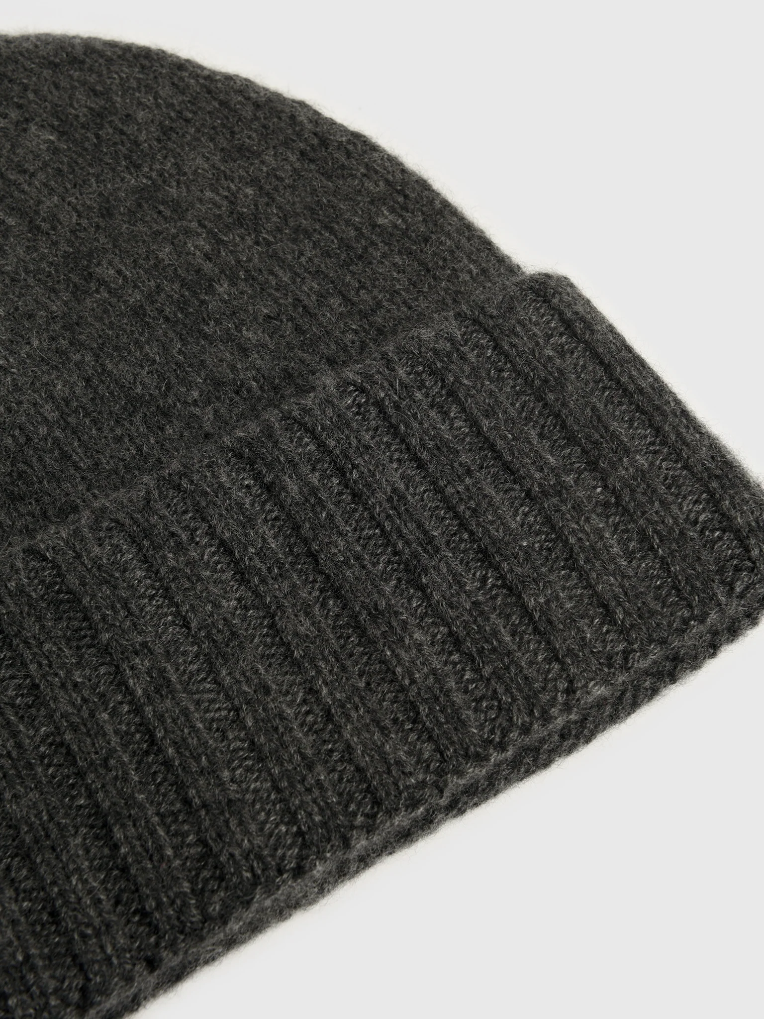 Amato Women's Cashmere Fold Cuff Beanie - Image 2