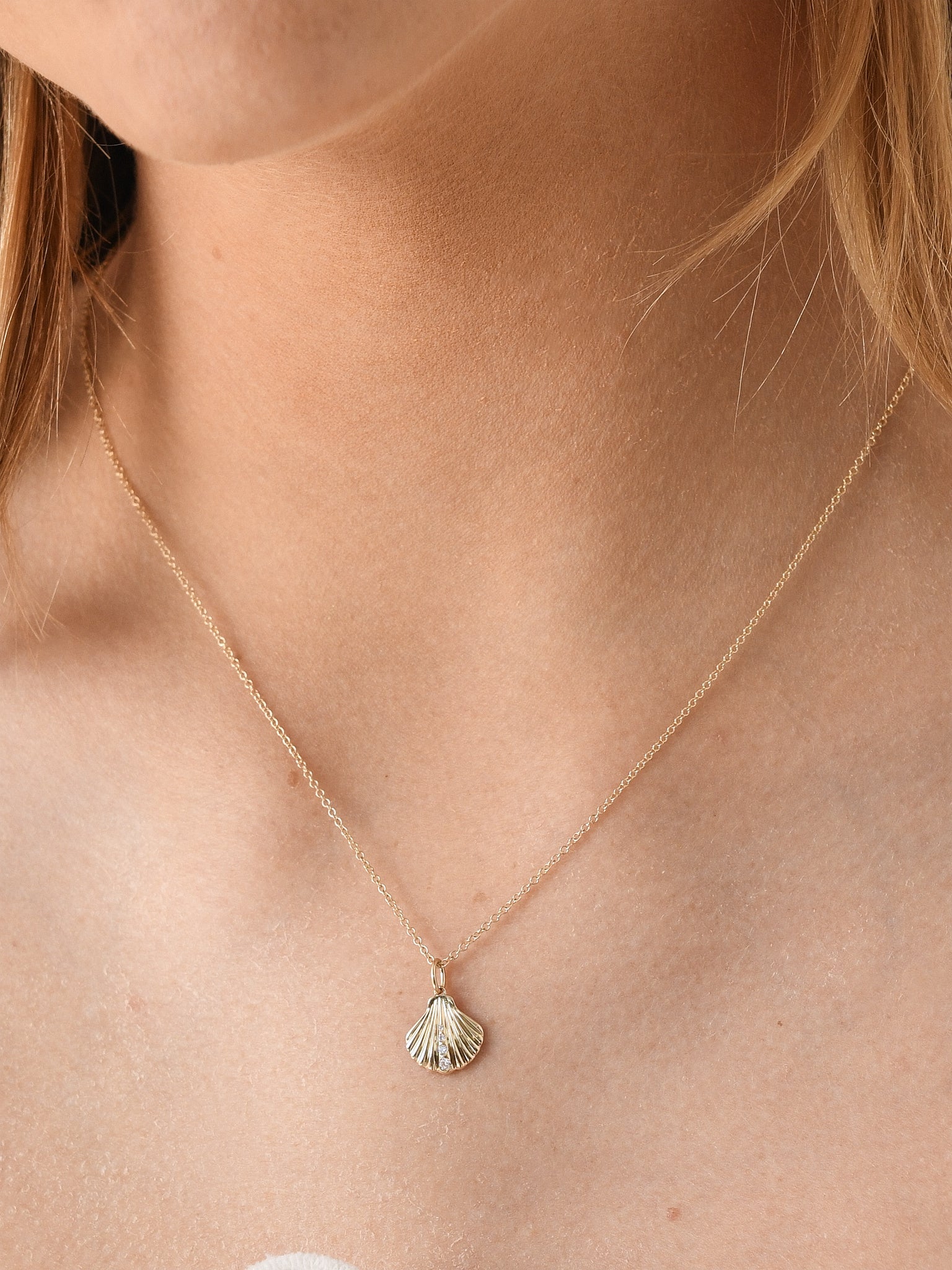 EF Collection Diamond Shell Necklace - Image 2