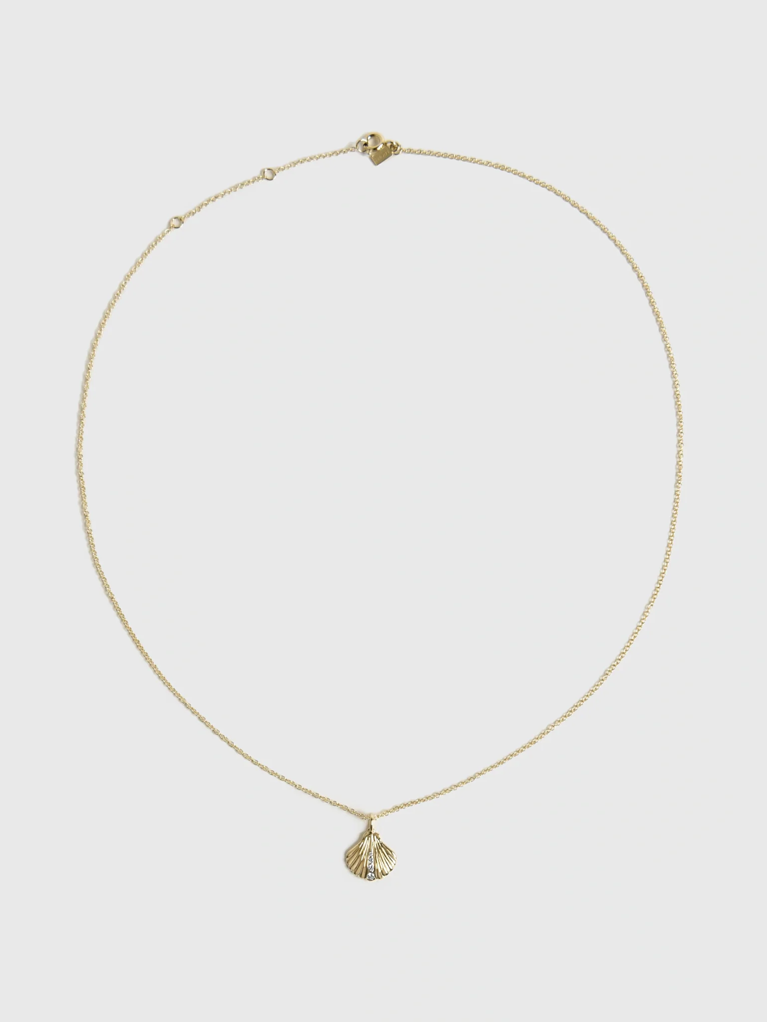 EF Collection Diamond Shell Necklace - Image 3