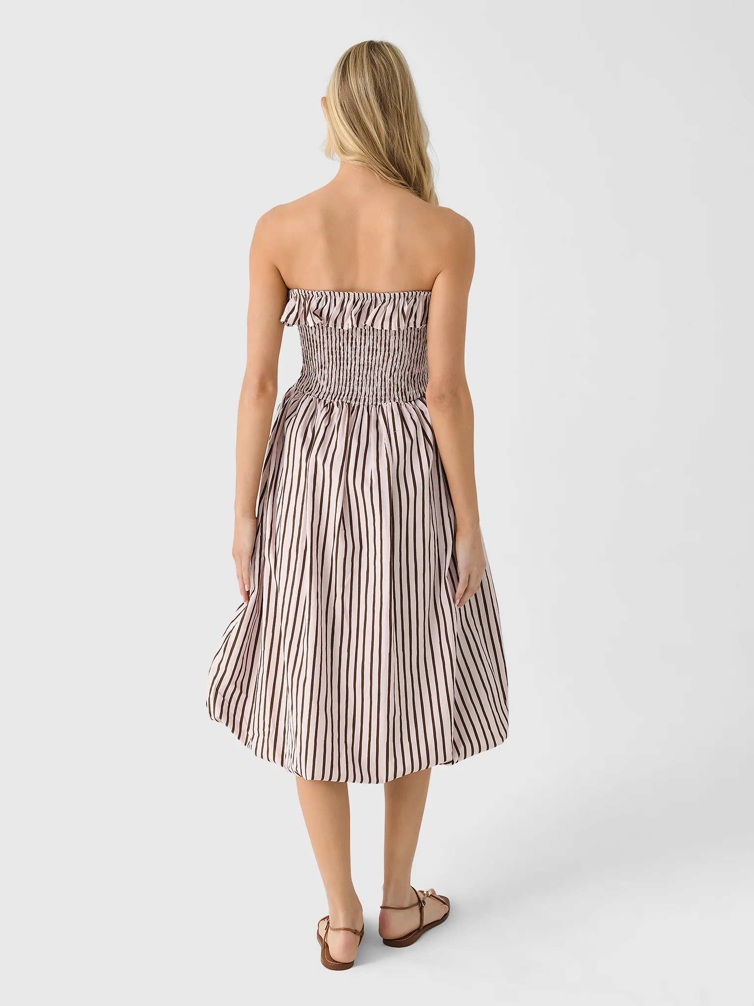 EM On Holiday Women's Ruched Strapless Bubble Dress - Image 3