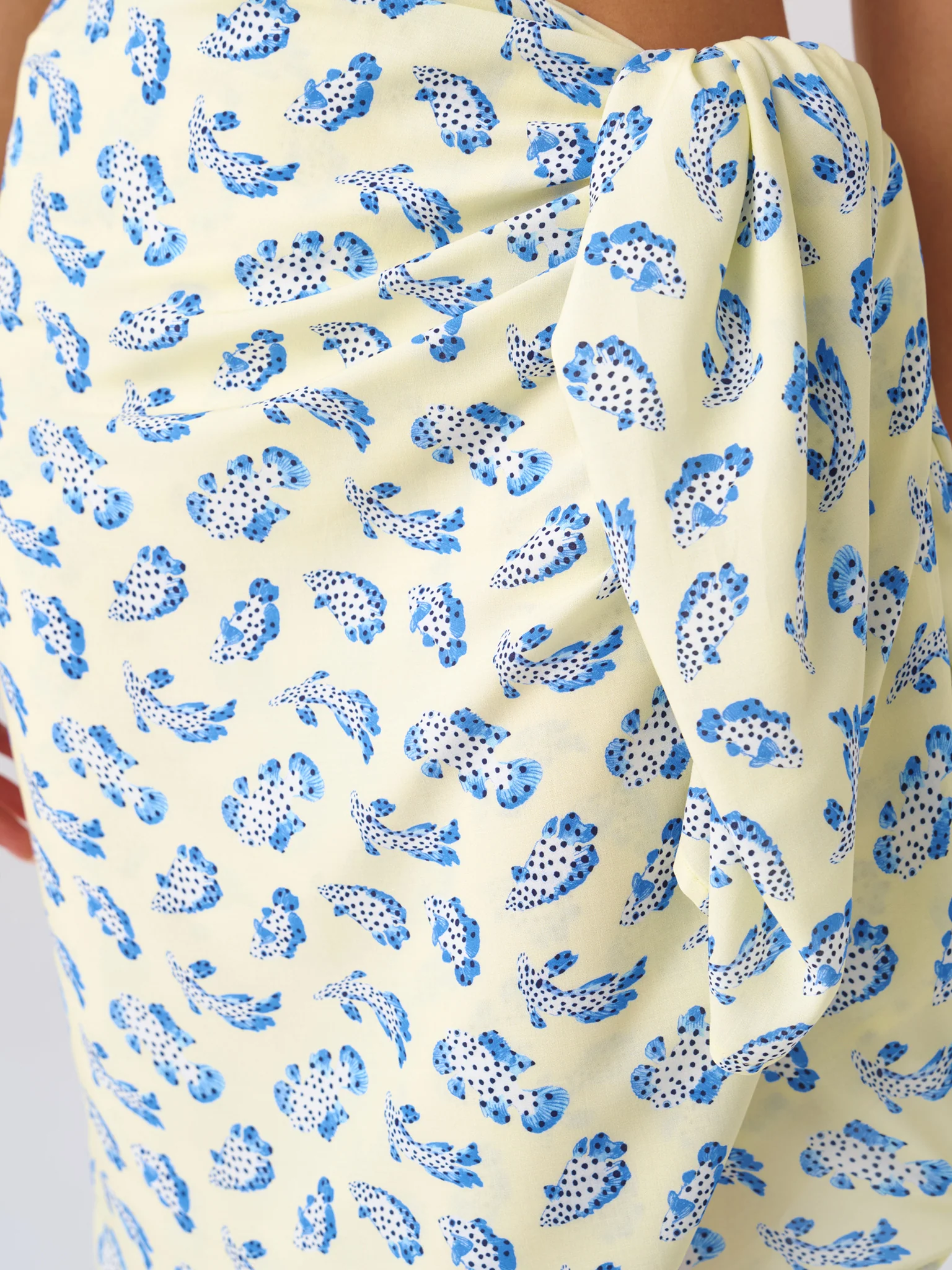 Fisch Women's Volante Sarong - Image 5
