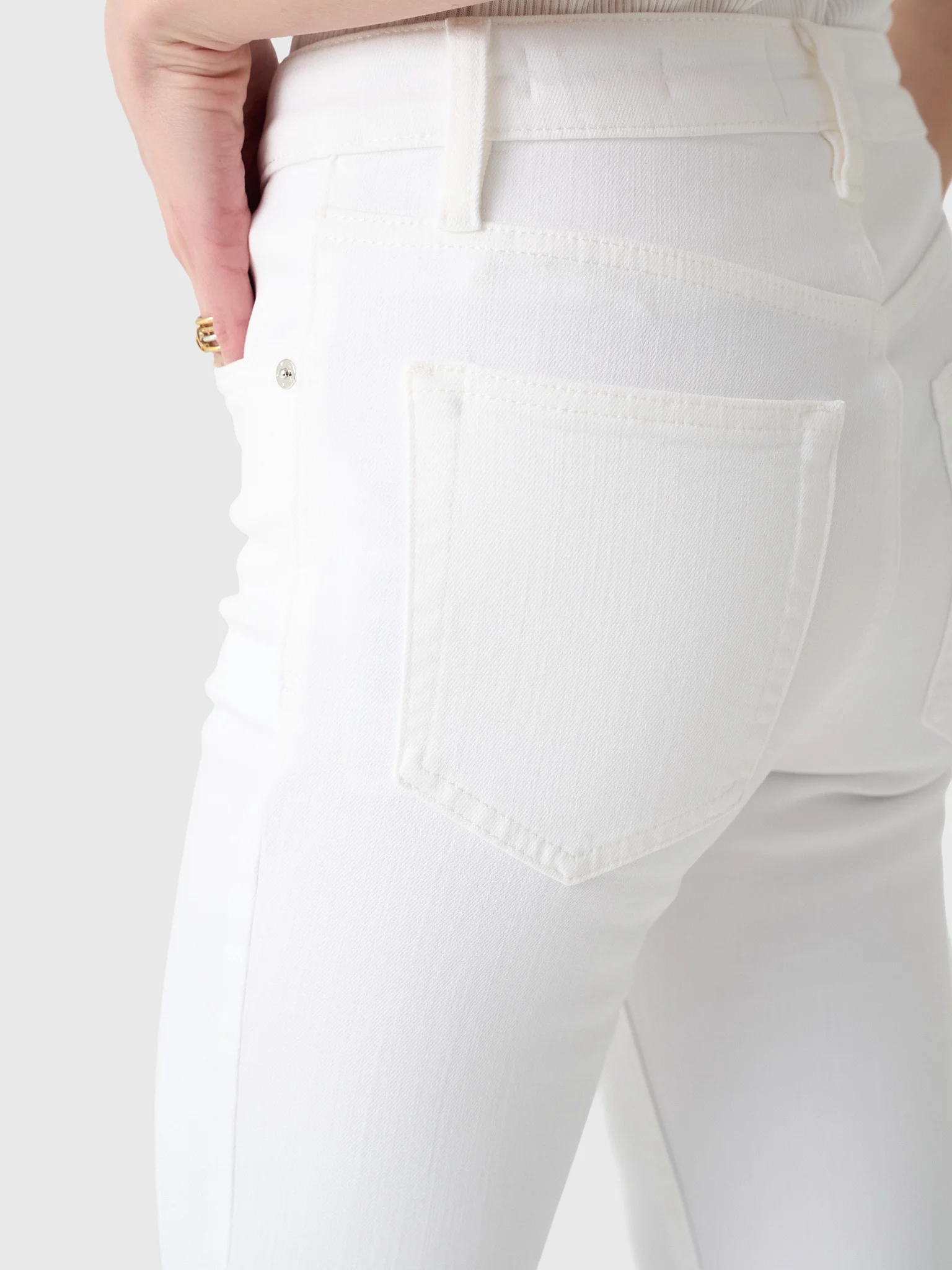 Frame Women's The Reboot Crop Jean - Image 5