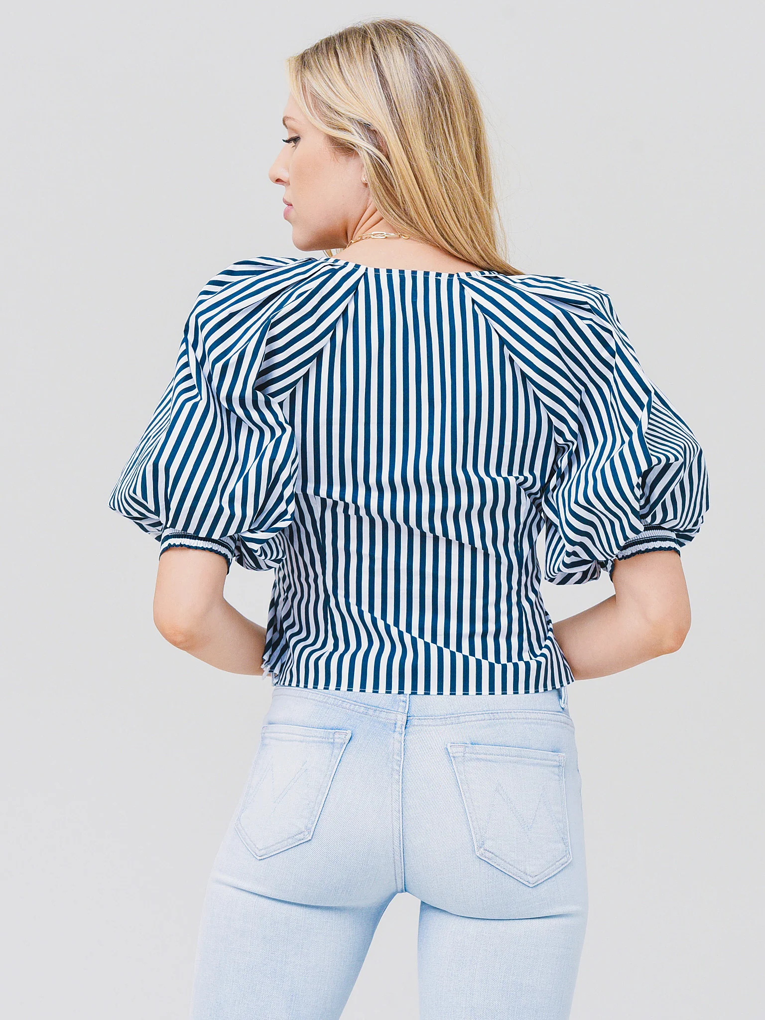 Frame Women's V-Neck Puff Sleeve Top - Image 3