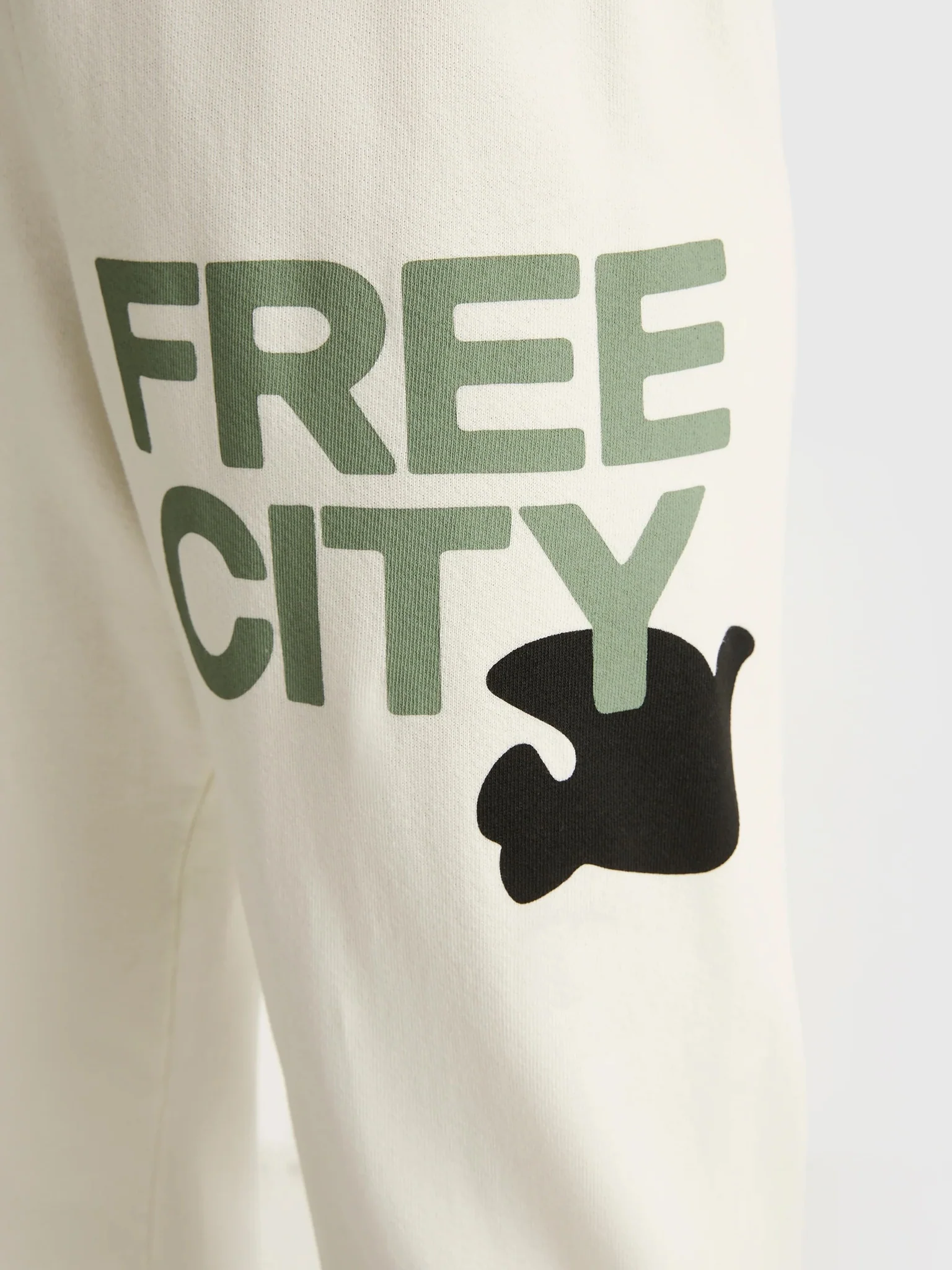 FREE CITY Women's Large Logo Sweatpant - Image 25