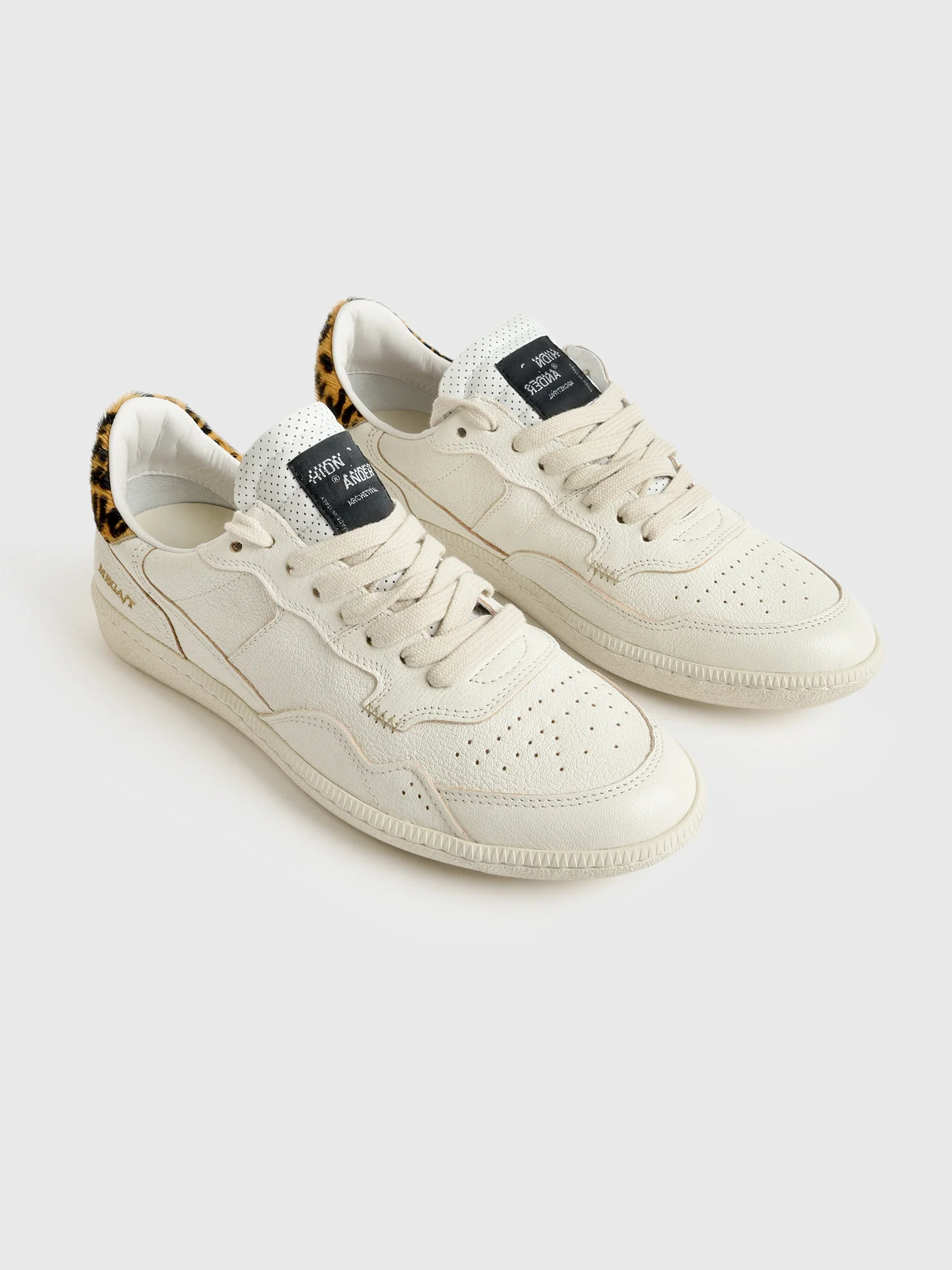 HidnAnder Women's Mega T Sneaker