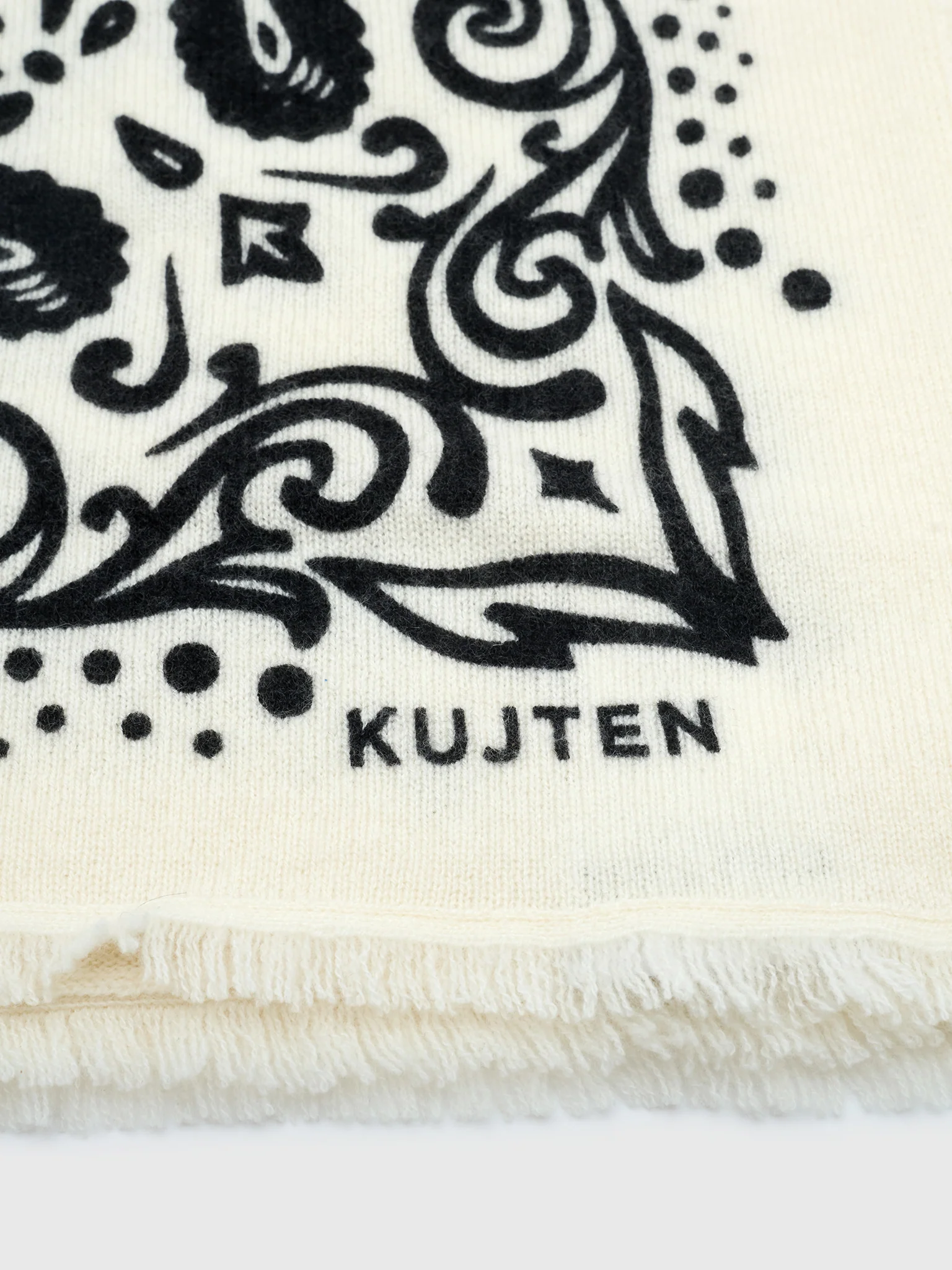Kujten Women's Hachiko Dot Scarf - Image 3