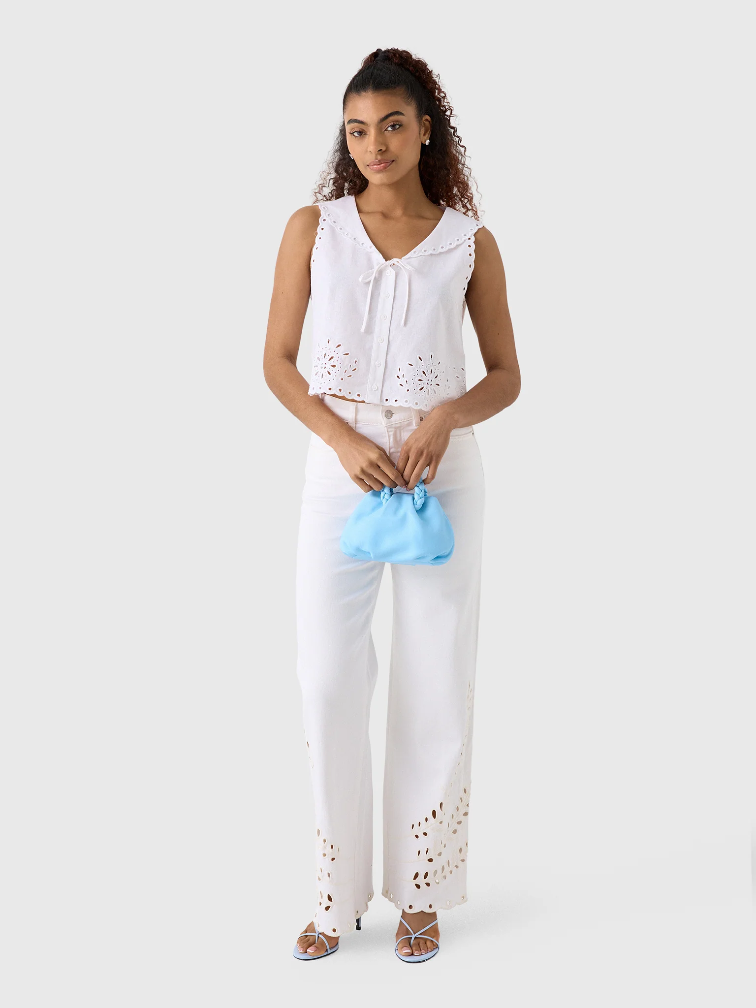 Le Jean Women's Embroidered Eyelet Sailor Top - Image 2