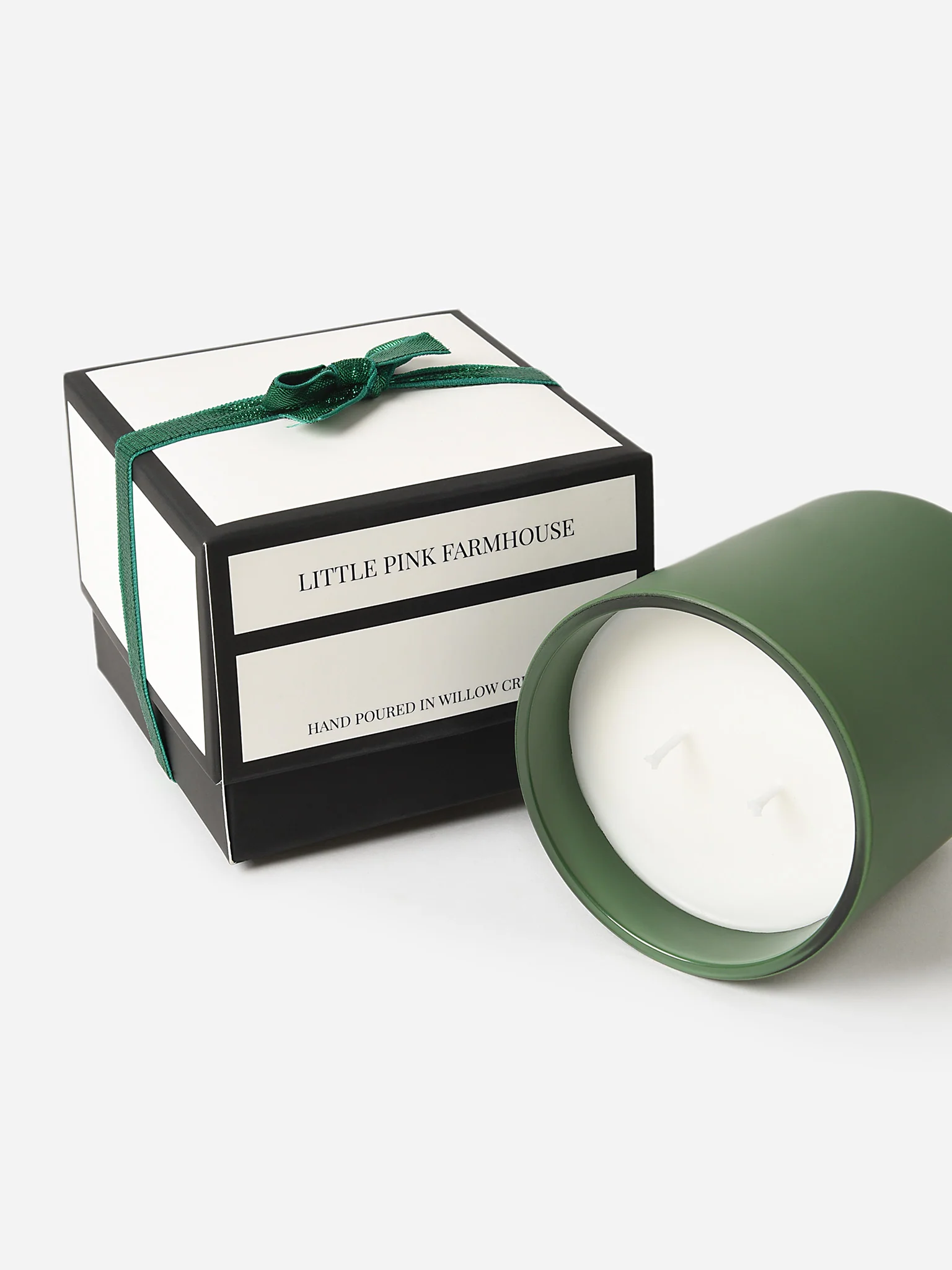 Little Pink Farmhouse Holiday Candle - Image 3