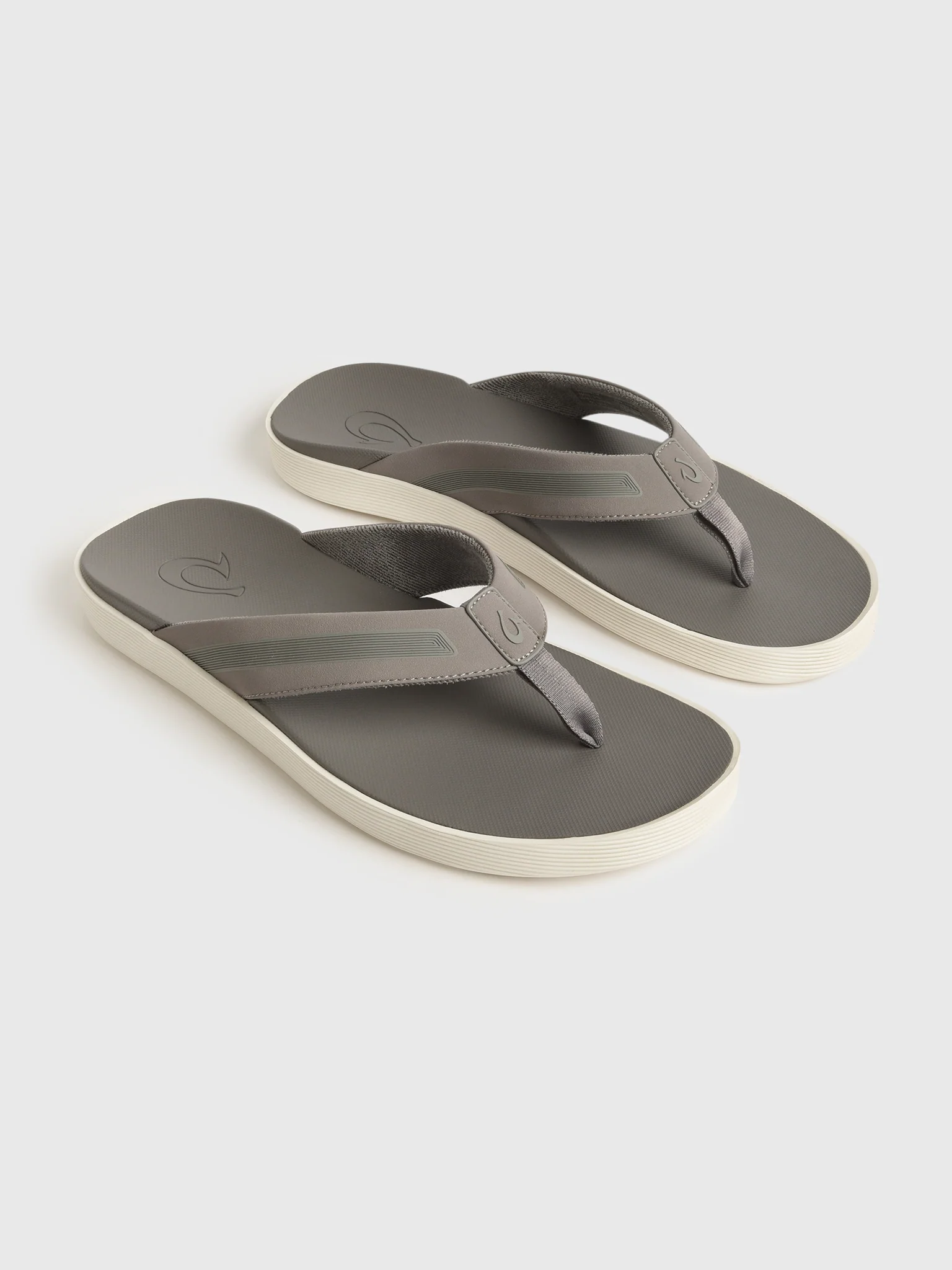 Olukai Men's Leeward Flip Flop - Image 5