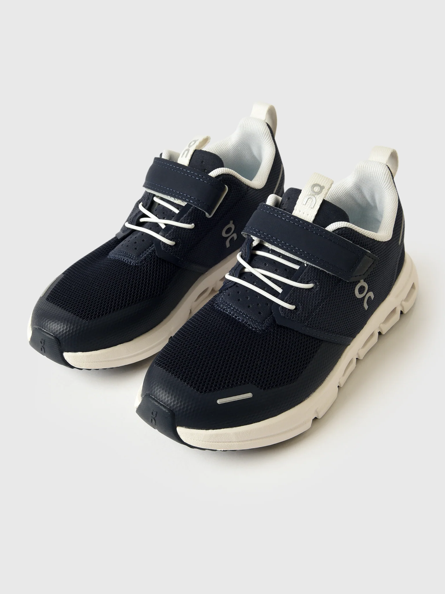 ON Kids' Cloud Play Sneaker - Image 7