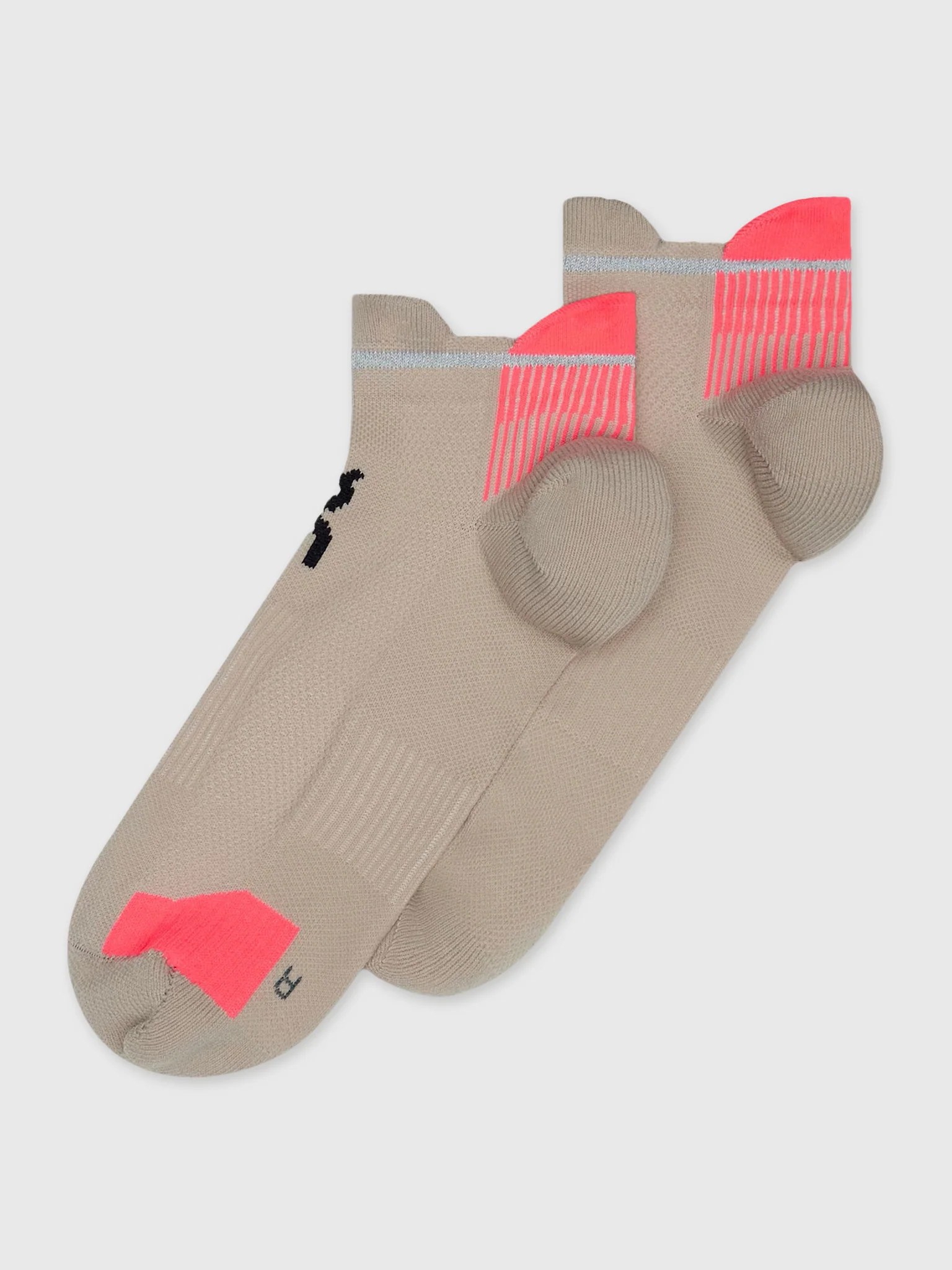 ON Performance Run Low Socks - Image 5