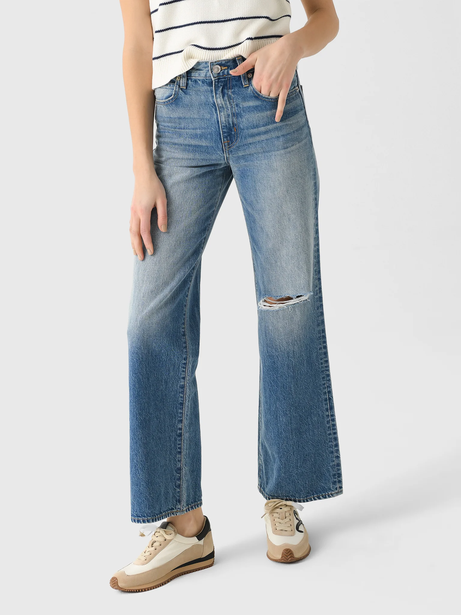 SLVRLAKE Women's Grace Wide Leg Jean - Image 18