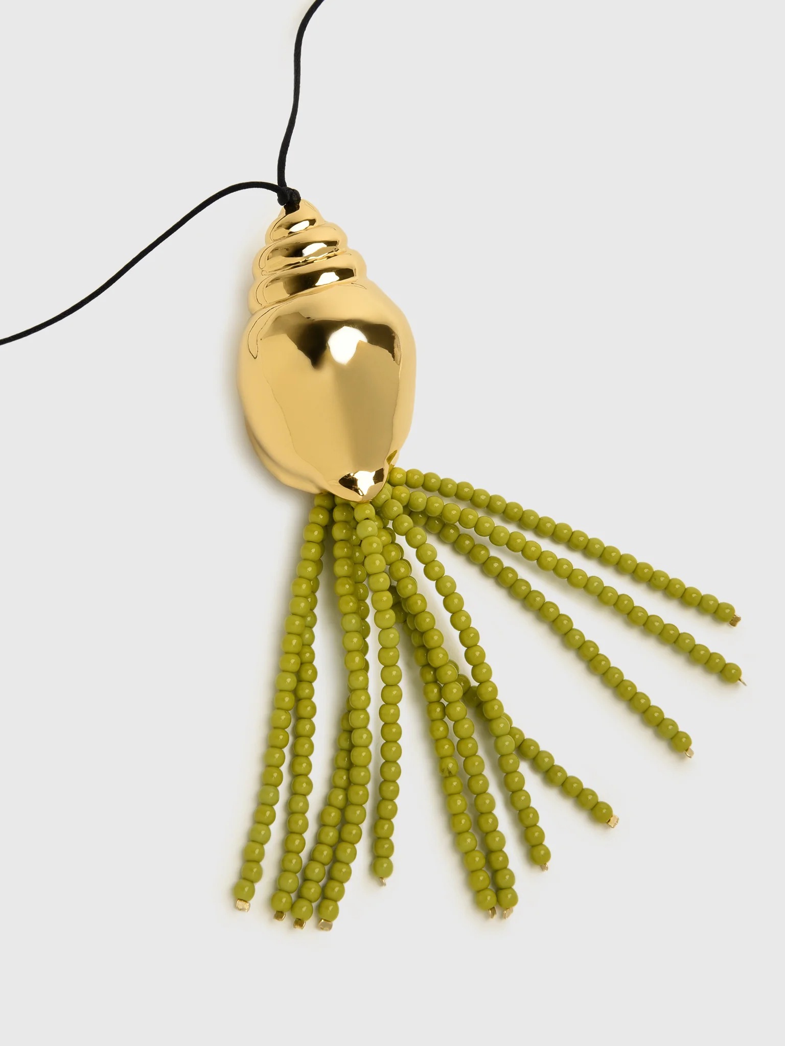 Timeless Pearly Shell Tassel Necklace - Image 3