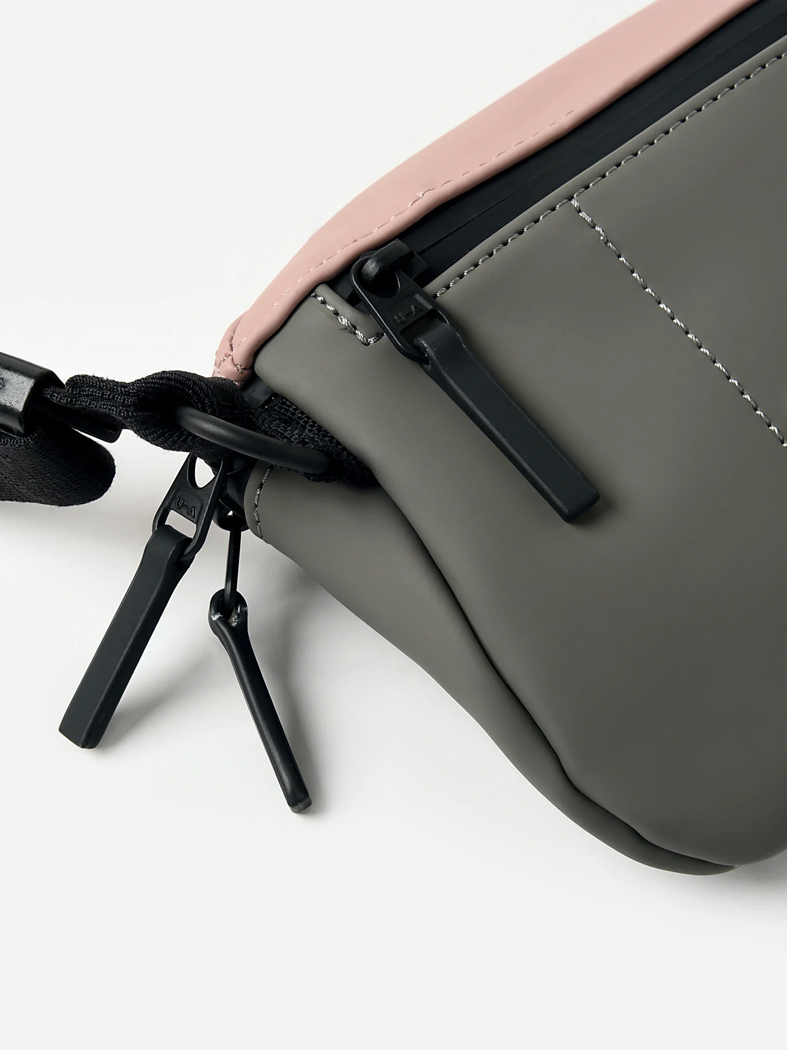 Ucon Acrobatics Jona Medium Bag - Image 5