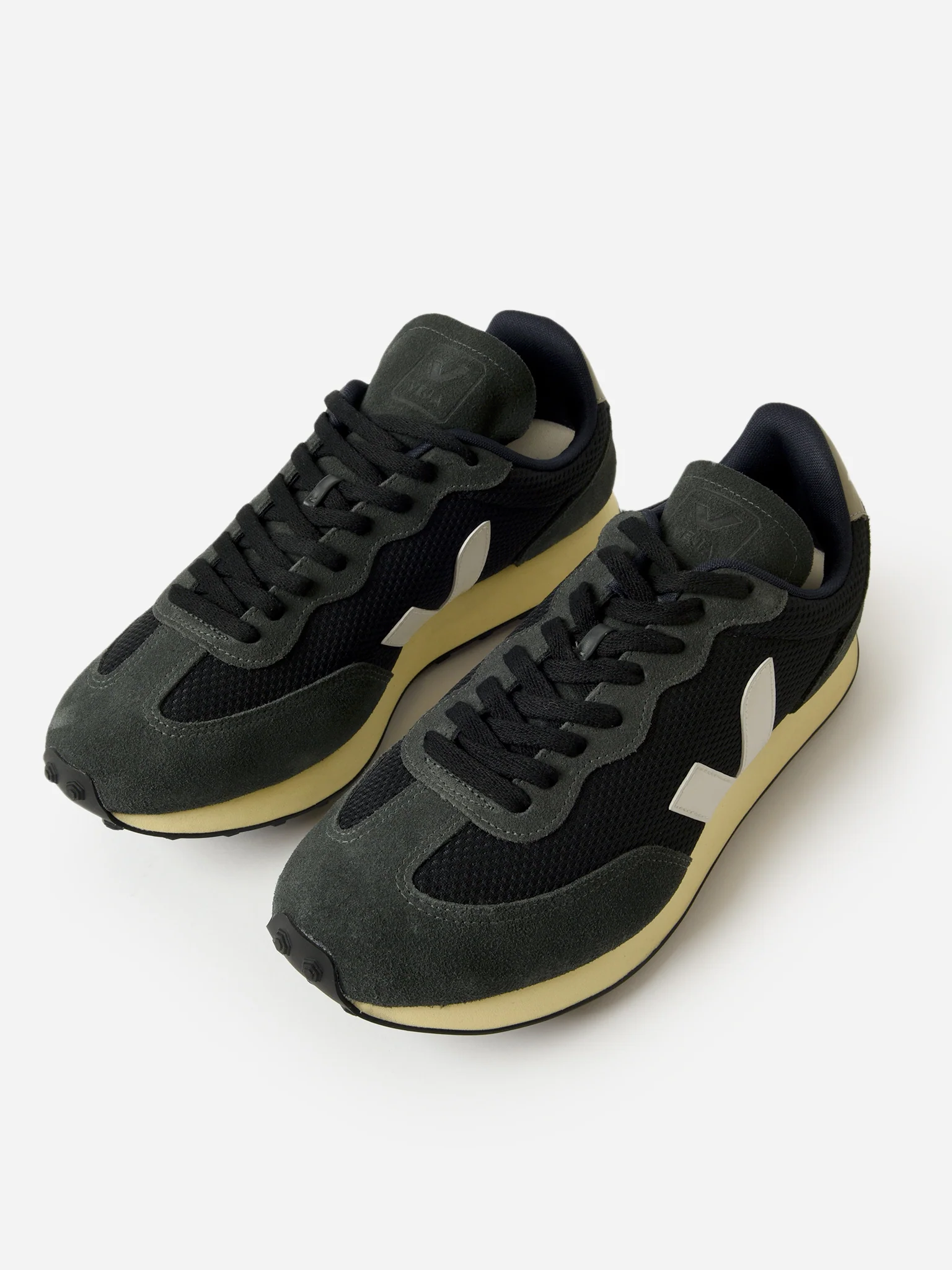 VEJA Men's Rio Branco Alveomesh Sneaker - Image 5