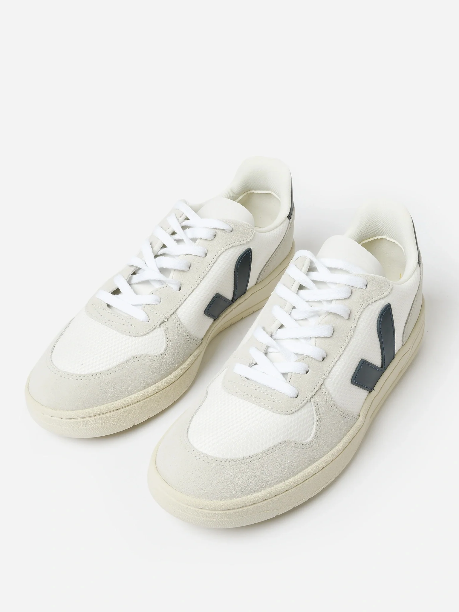 VEJA Men's V-10 B-Mesh Sneaker - Image 4