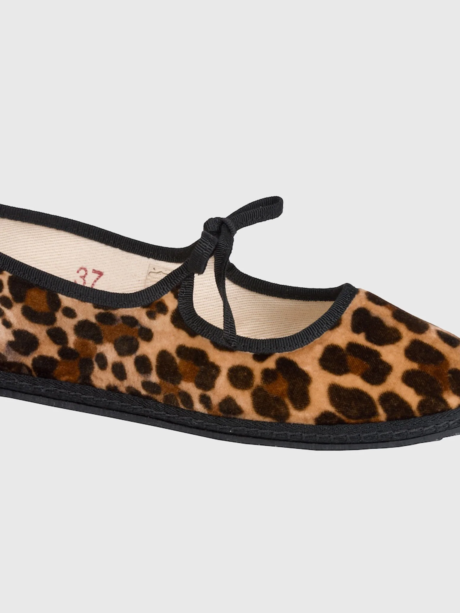 Vibi Venezia Women's Brigitte Velvet Flat - Image 3