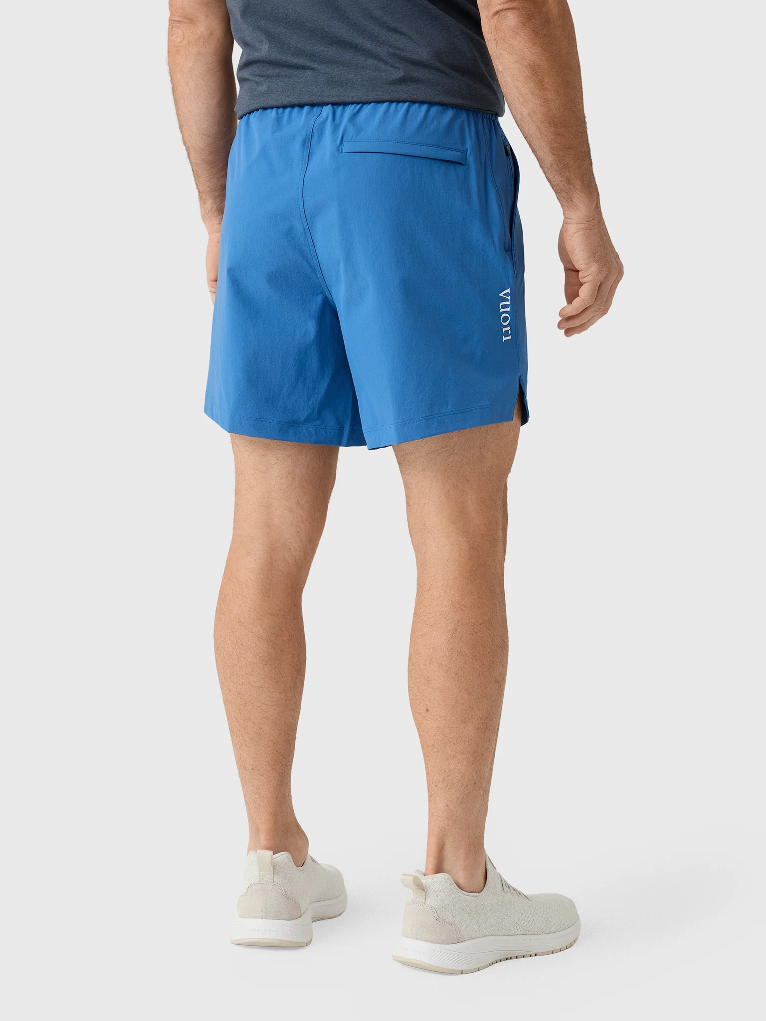 Vuori Men's Crosscourt Unlined 7" Short - Image 13
