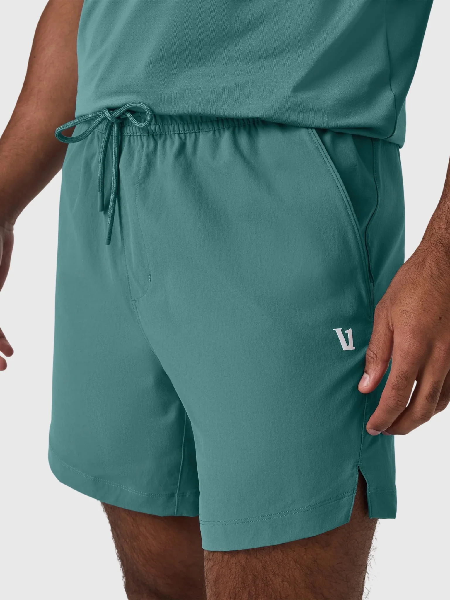 Vuori Men's Crosscourt Unlined 7" Short - Image 14