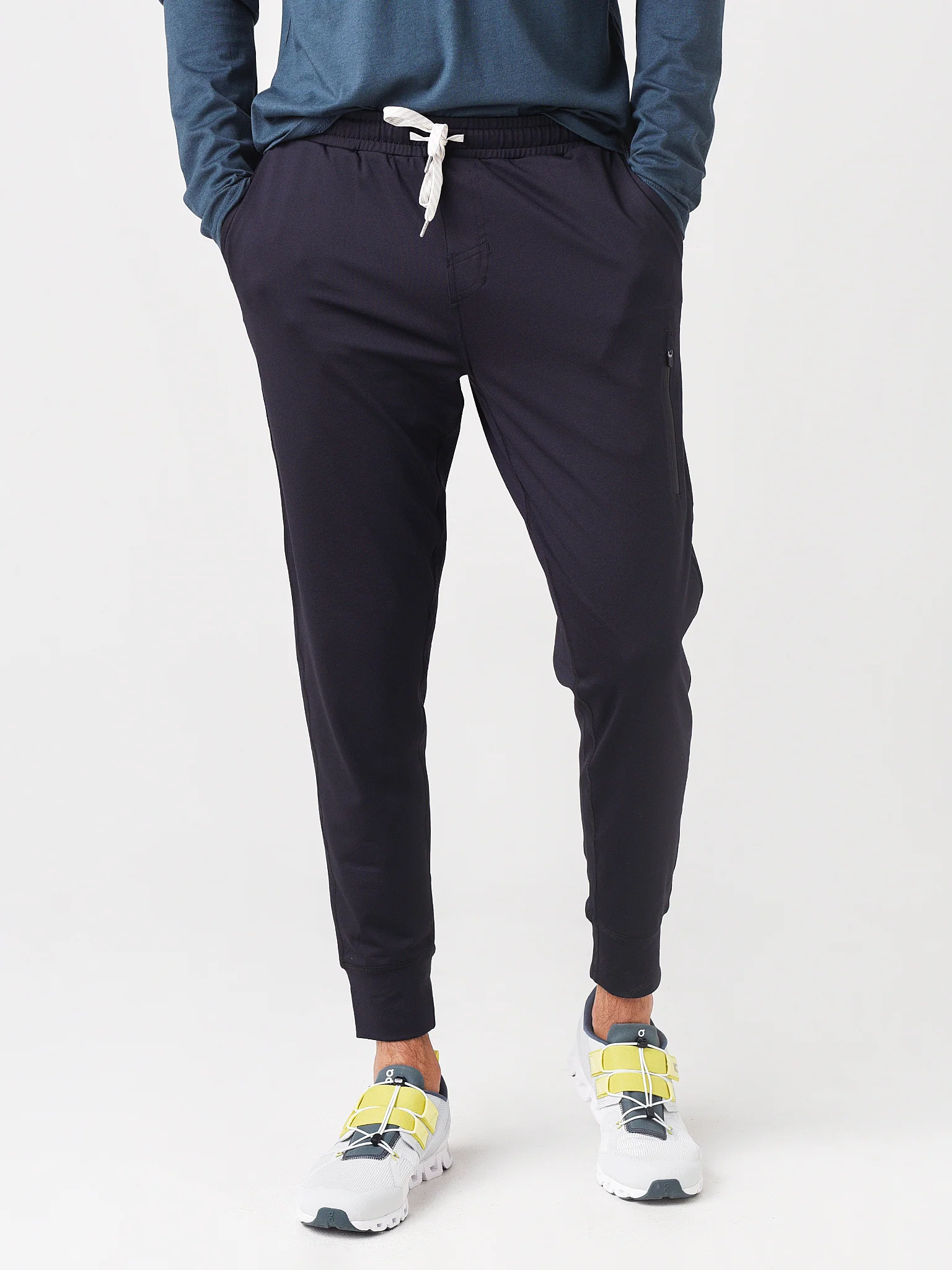 Vuori Men's Sunday Performance Jogger - Image 5