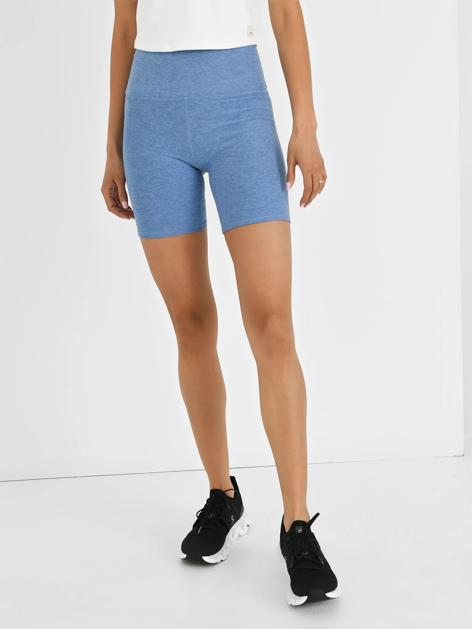 Vuori Women's Clean Elevation Shorty - Image 10