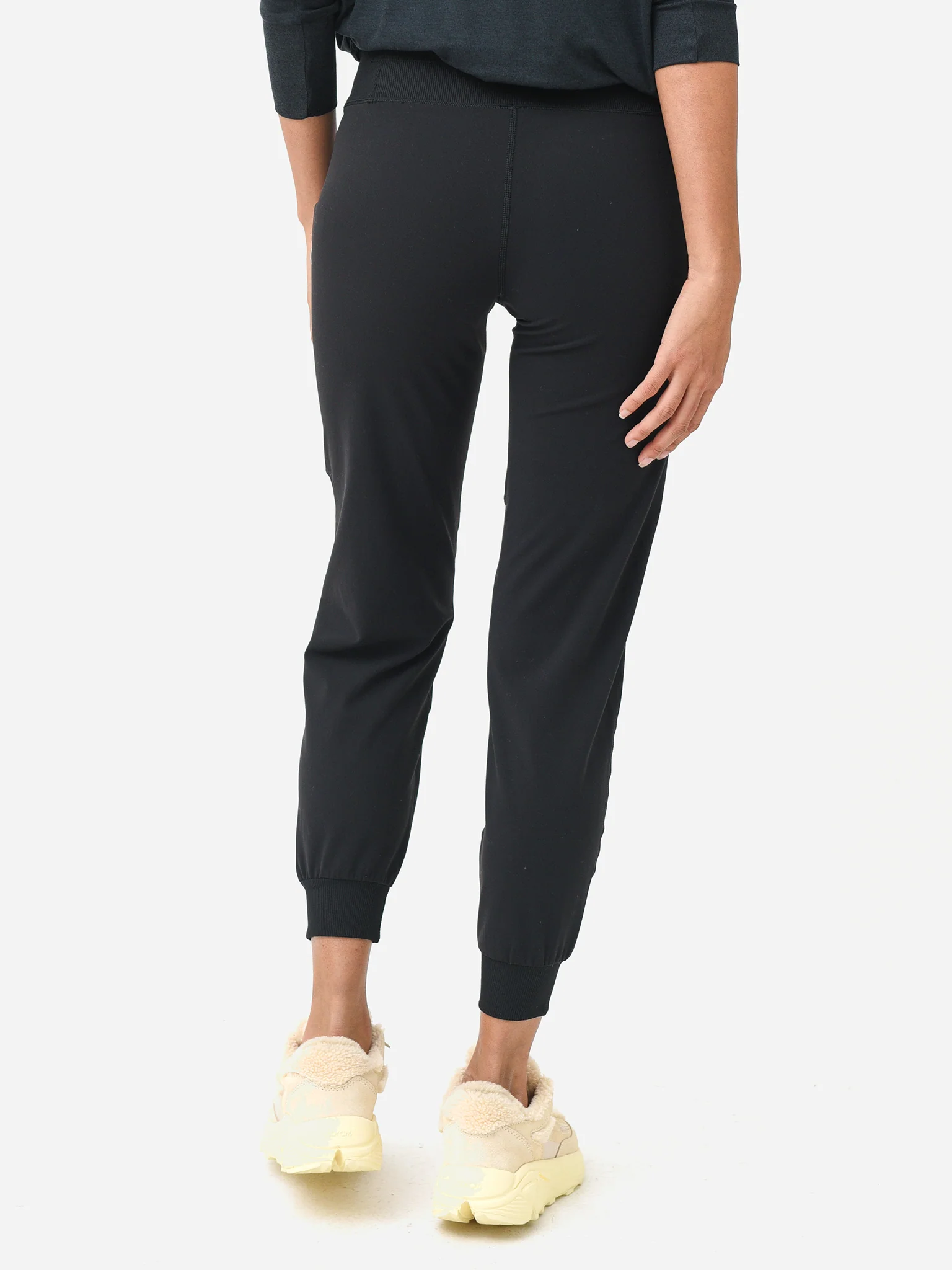 Vuori Women's Daily Jogger - Image 3